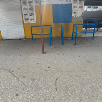 Vali Saim Çotur İlkokulu (Antalya) Sorumluları Nerede?