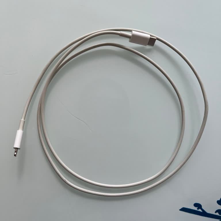 Apple İPhone Şarj Aletleri Tam Bir Fiyasko