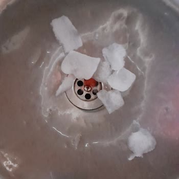 Algida Maraş Usulu Bol Sutlu Dondurmada Tutkal Yapi - Dondurma Bozuk