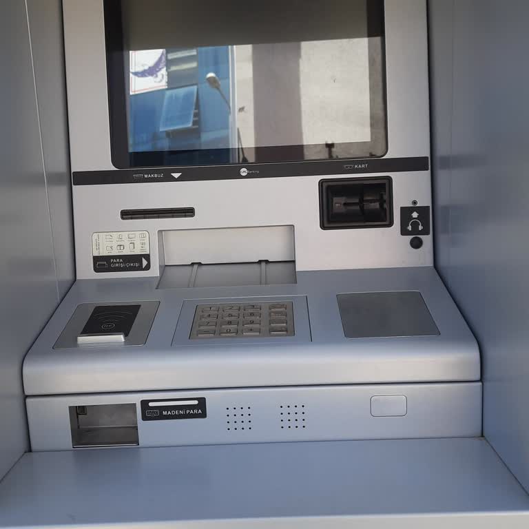 İş Bankası ATM Arızası Nedeniyle Para Çekememe Sorunu