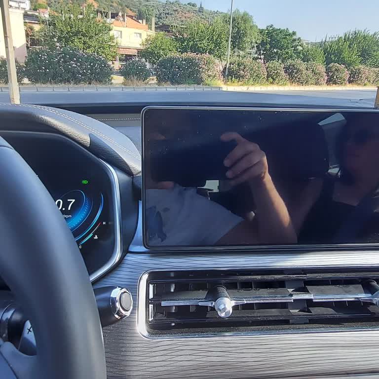 Chery Tiggo 8 Multimedya Ekranı Kapandı Açılmıyor!