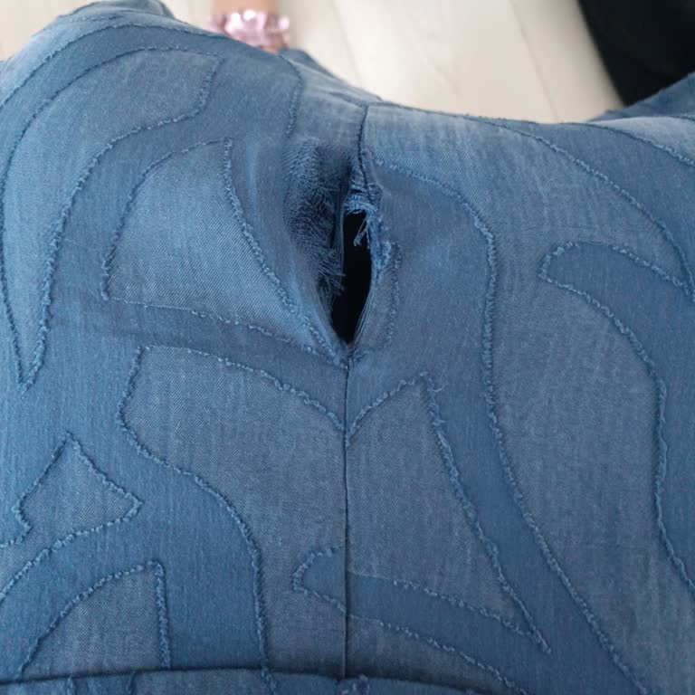 Ghisa'dan Aldığım Takım Yırtık Çıktı, Param Çöpe Gitti!