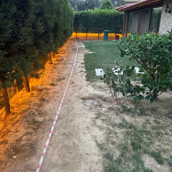 Arya Yönetim Evimin Önünü Bataklığa Çevirdi