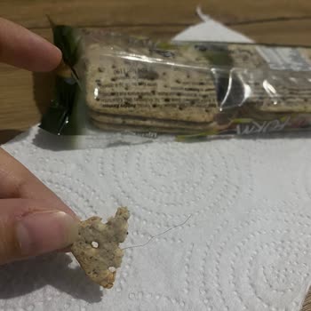 Eti Gıda Eti Form Bisküviden Saç Çıktı