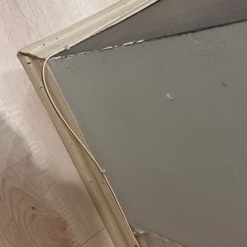 Kablo Net Fiber Kablo Montajı Çok Kötü, Duvarları Ve Mobilyaları Mahvetmişler.