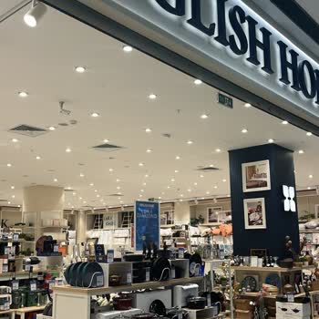 English Home 21:44de AVM Dolu İken Müşterileri Çıkarıp Kasayı Kapattı Personeliniz