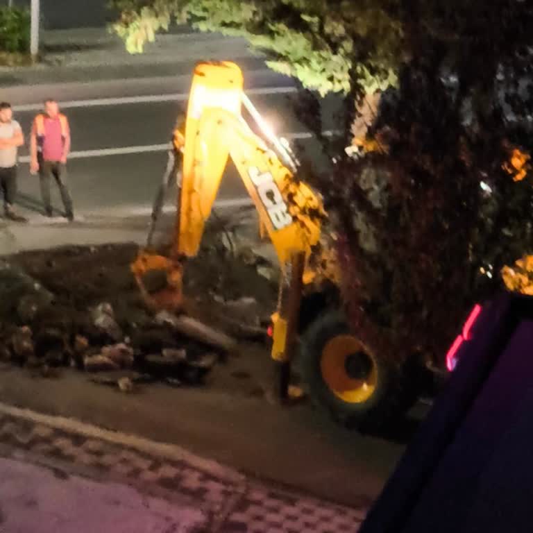 İBB - İstanbul Büyükşehir Belediyesi 04:40'da Hilti Sesi İle Yataktan Sıçrama, Belediye?