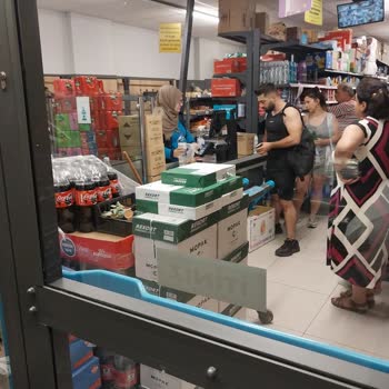A101 Mağazayı Erken Kapatan Personel