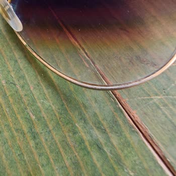 Yüzümde Yara Gönlümde Rayban