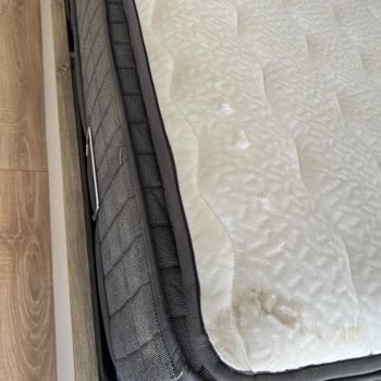 Kelebek Mobilya Yırtık Yatak Gönderdi