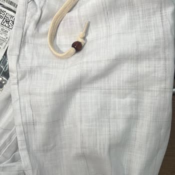 Fitting Room Görselden Farklı Ürün, İade İçin Para Talep Ediliyor, Muhatap Yok.