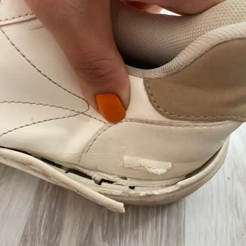 Bershka Ayakkabılarım İlk Kullanımdan İtibaren Patladı