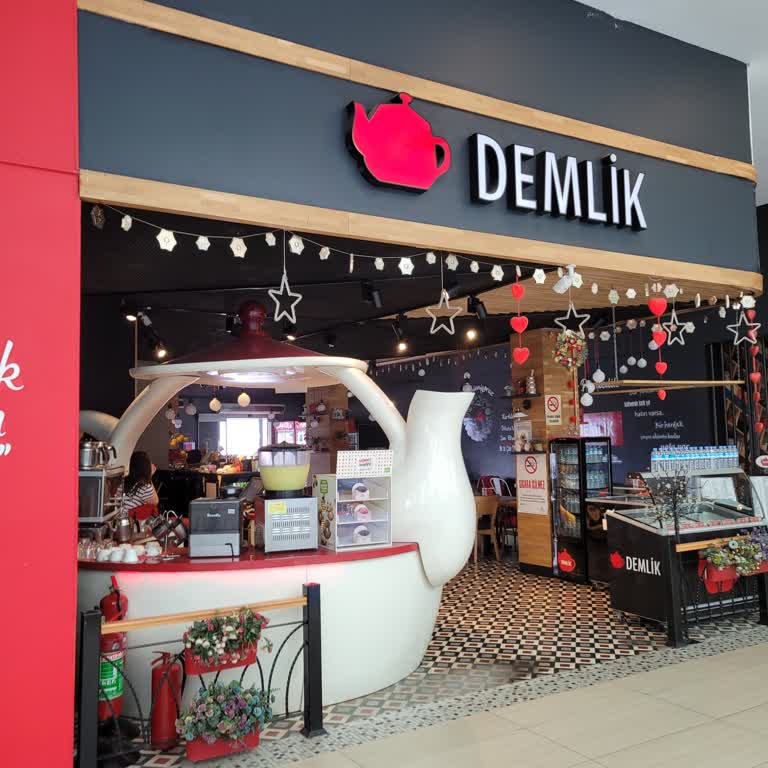 Demlik Cafe Maddi Ve Manevi Olarak Cafe Çalışanlar Verdiği Rahatsızlık