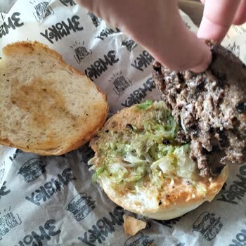 Three Monkeys Burger 3 Hareketle Anlatılan Kötü Hamburger