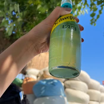 Schweppes İçecekte Yeşil Parçacık