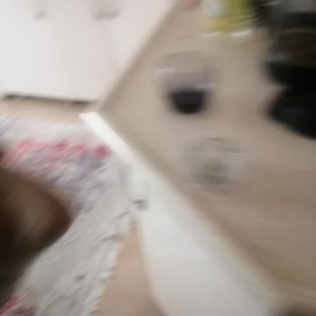 Adidas Ayakkabının Her Yeri Patladı