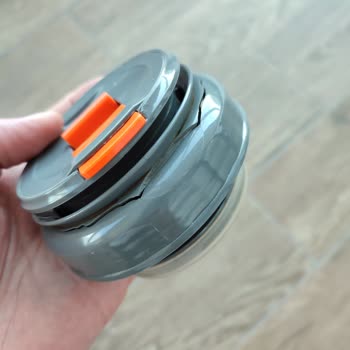 Decathlon Termos Kapağı Çatladı. Kapağı Temin Etmiyorlar.