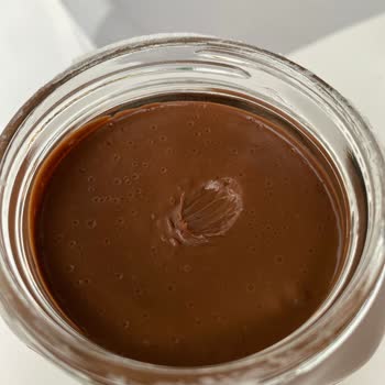 Nutella Üzerinde Minik Baloncuk