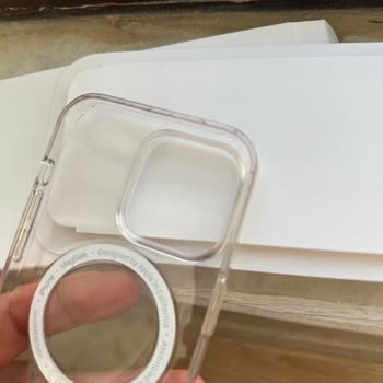iPhone Magsafe Orijinal Faturalı Şeffaf Kılıfı Kendiliğinden Renk Verdi