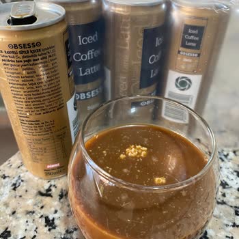 Obsesso Soğuk Kahve İçinde Beyaz Pütürler