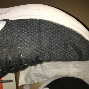 Nike Kısa Sürede Deforme
