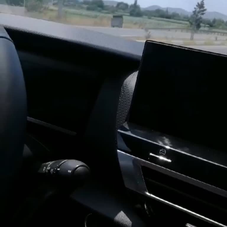 Citroen C4 X Ekran Arızası Var