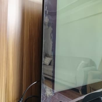 Sleepy Yüzey Temizlik Havlusu TV Ekranı Boyasını Çıkarttı