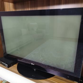 Sleepy Yüzey Temizlik Havlusu TV Ekranı Boyasını Çıkarttı