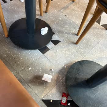 Alibeyköy Tavuk Dünyası'nda Hijyen Ve Hizmet Sorunları