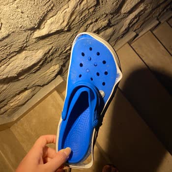 A101 Crocs Güneşten Eridi