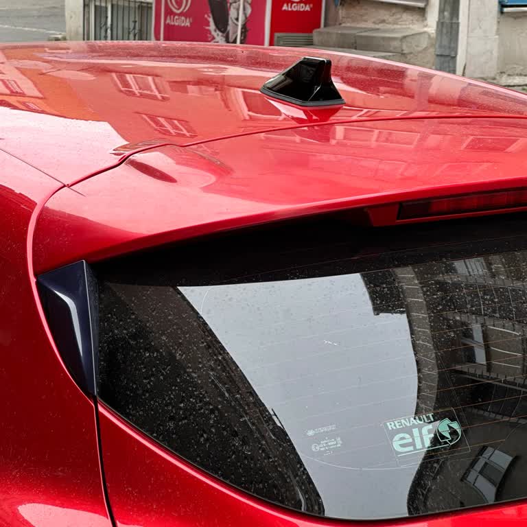 Renault Park Halindeyken Park Ve Stop Lambası Yanıyor Sönüyor Kendi Kendine