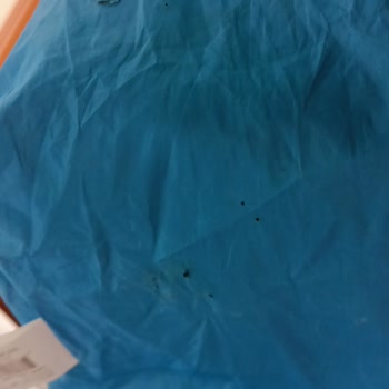 A101 Ekstra Kullanılmış, Yırtık Ve Bozuk Çadır Gönderdi