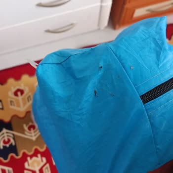 A101 Ekstra Kullanılmış, Yırtık Ve Bozuk Çadır Gönderdi