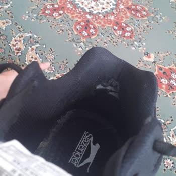 Slazenger Pera Ayakkabı İç Astarının Topuk Kısmından Yırtılması