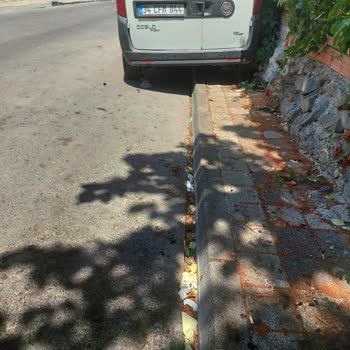 Ümraniye Belediyesi Çöpleri Toplamamak Konusunda Israrcı!