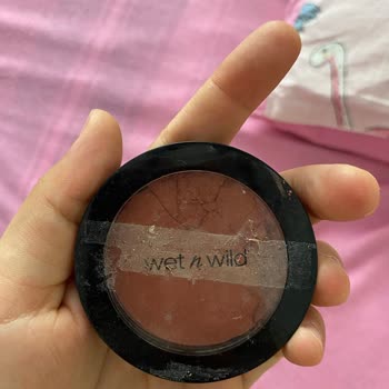 Gratis Allık İçinden Çıkarak Parçalandı