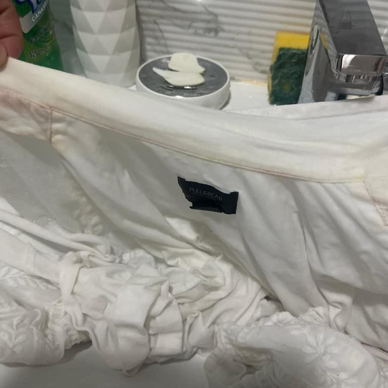 Rossmann Sunozon Güneş Kremi Sarı Leke Bırakıyor