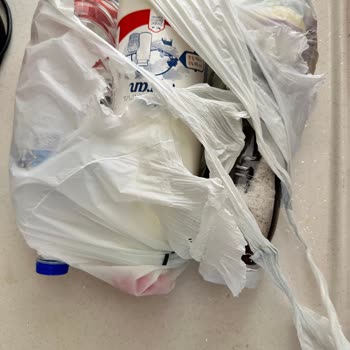 BİM Poşetlerinin Kalitesizliği Bu Kadarına Pes