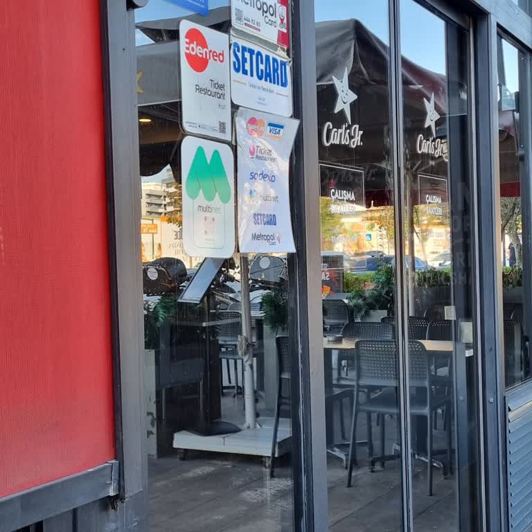 Carls Jr. Kurtköy Şubesi