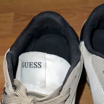 Guess Ayakkabı Yeni Sezon 4 Ayda Geldiği Durum!