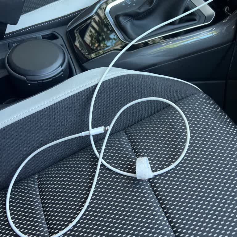 Windy Car Wash Arabada Bulunan Şarj Kablomun Sahte Kabloyla Değiştirilmesi