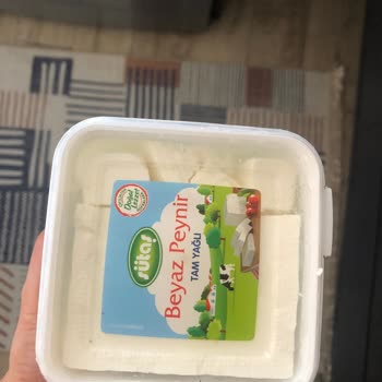 Sütaş Beyaz Peynir Yoğun Sarımsak Kokusu Ve Plastik Tadı