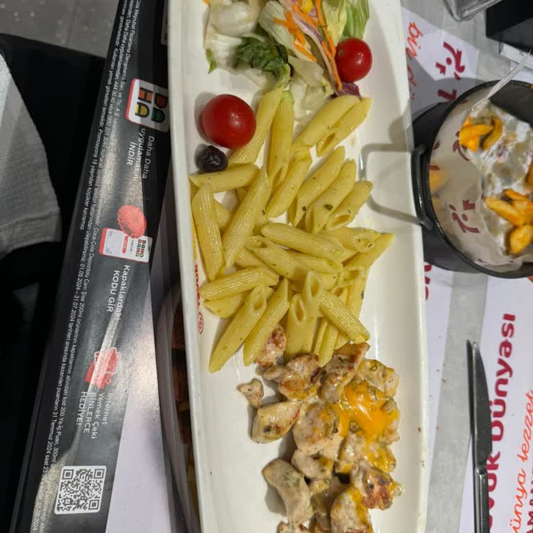 Tavuk Dünyası Porsiyonlar Azaltılmış Ve Az Pişirilmiş