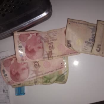 "Şok Market Kasiyerinin Saygısız Davranışı Ve Eksik Para Üstü Vermesi"