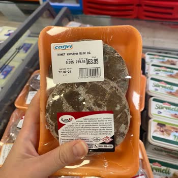 Çağrı Hipermarket Çağrı Markette Reyondaki Kavurma Küflü