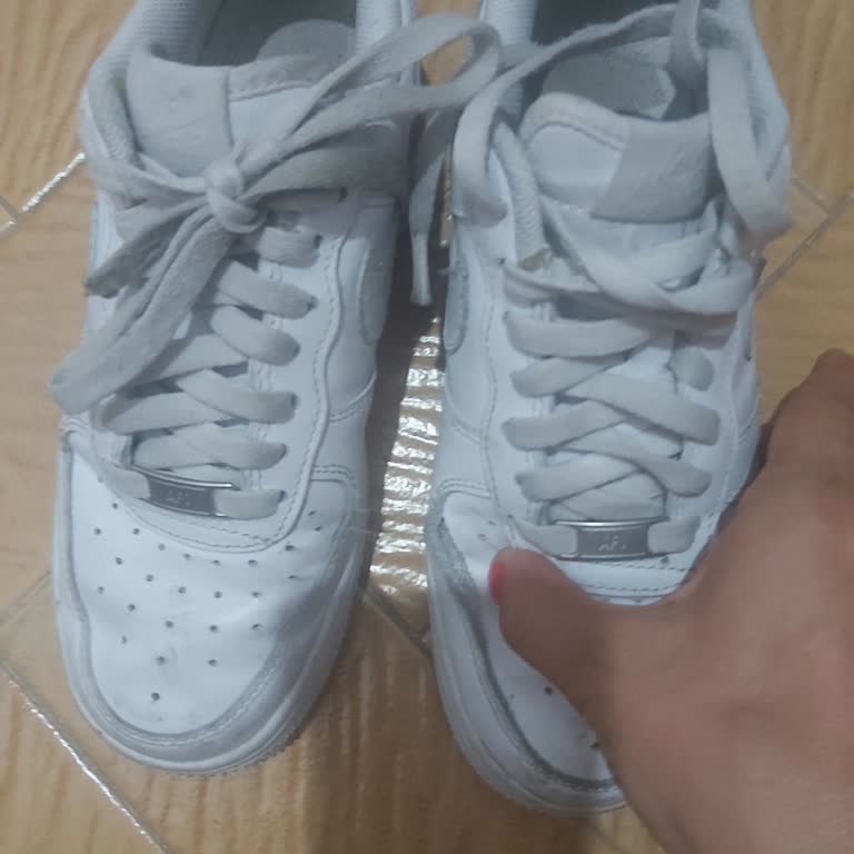 Nike Air Force Ayakkabının Kalitesizliği Ve Mağaza İlgisizliği