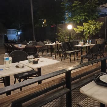 Starbucks Oturma Alanı Çok Kirli