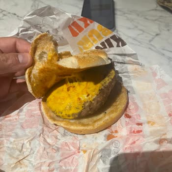 Yemeksepeti Burger King Hem Yanlış Hem De Bozuk Ürün Gönderdi