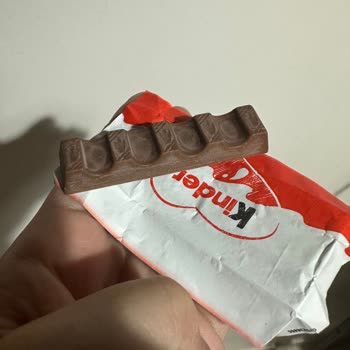 Kinder Rengi Değişmiş Çikolata