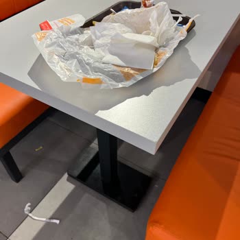 Bağdat Caddesi Burger King Pis Ve İlgisiz Hijyen 0